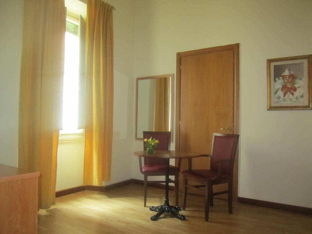 Hotel Savonarola Florence Room photo